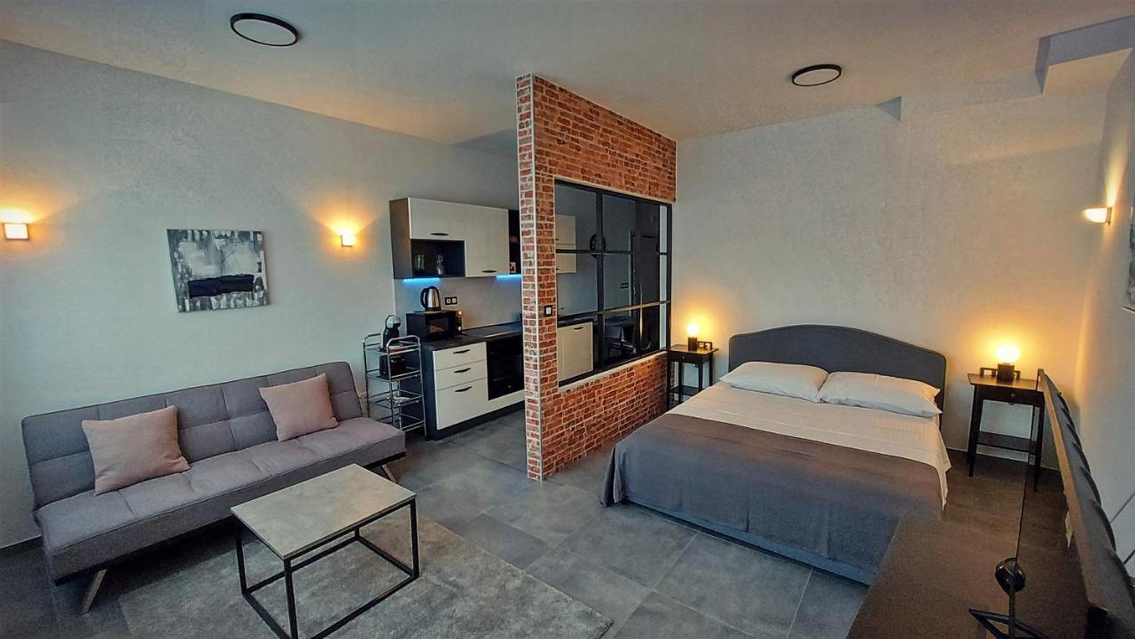 Square Apartament *